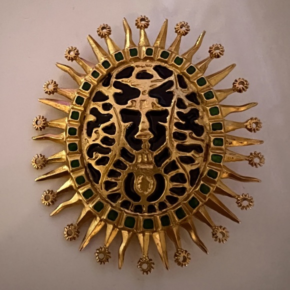 Oscar de la Renta Accessories - Oscar De La Renta Gold Brooch Pin